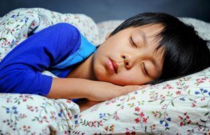 قلة النوم قد تؤذى أدمغة الأطفال.. دراسة توضح