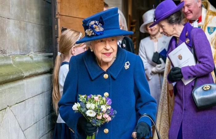 طبيب الملكة اليزابيث يكشف سر تدهور حالتها الصحية حتى وفاتها