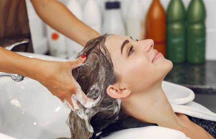 غسل الشعر فى صالون التجميل قد يسبب سكتة دماغية