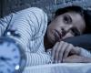 علامة في نومك تدل على نقص مستويات فيتامين B12!