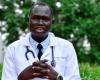 "لقد فعلتها".. قصة لاجئ من جنوب السودان بات طبيباً بأوغندا