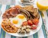 دراسة: تناول وجبة الإفطار يحميك من أمراض الكوليسترول والقلب