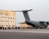 فرنسا: وضع مطار كابل معقد جدا.. ونتلقى آلاف طلبات الإجلاء
