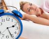 4 عادات ومشاكل صحية تسبب الاستيقاظ والأرق أثناء النوم