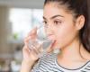 5 آثار جانبية يسببها الإفراط فى شرب الماء.. الصداع أبرزها