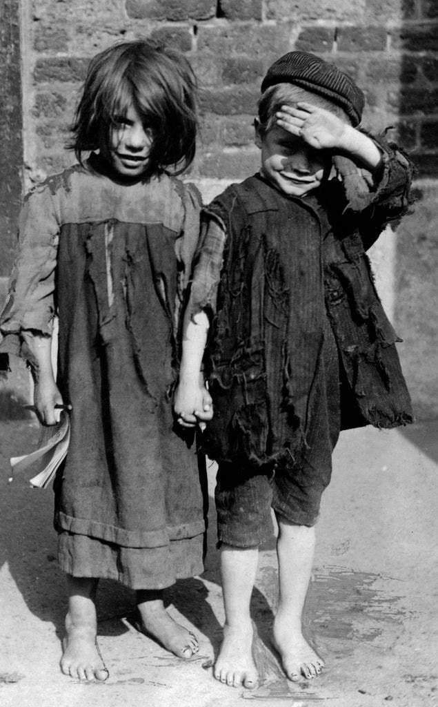 صورة لأطفال مشردين ببريطانيا بالقرون الماضية