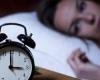 10 عادات تجعل نومك هادئا.. منها منع دخول الأجهزة الإلكترونية لغرفة النوم